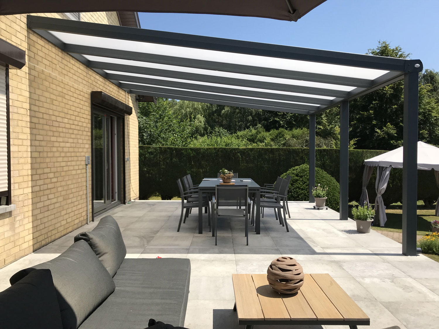 Aménagement d'une pergola sur une terrasse