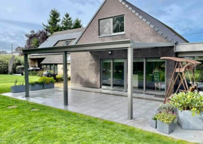 belle aménagement de terrasse avec une pergola en Belgique