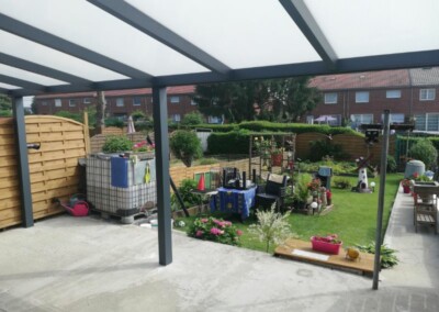 aménagement de jardin avec une pergola en kit