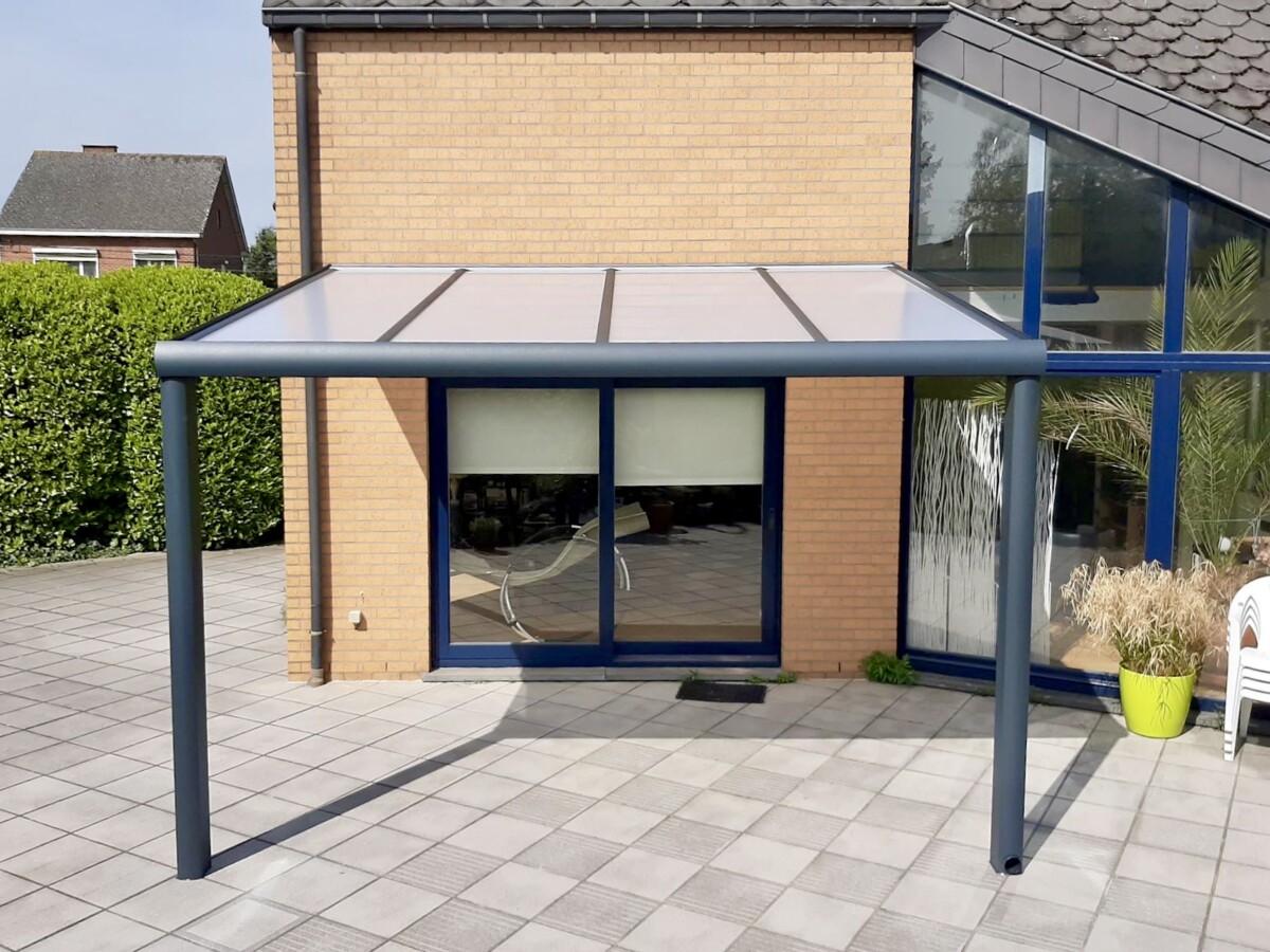 pergola en kit vertu sur une terrasse en france