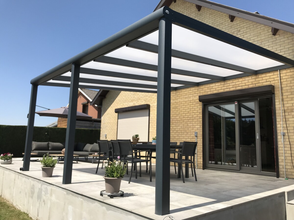 pergola en kit vertu sur une terrasse en france