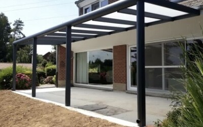 Les avantages d’une pergola à toit plat pour votre espace extérieur