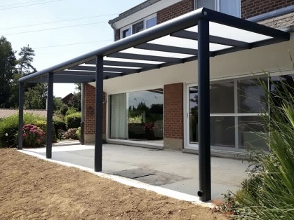 pergola en kit vertu sur une terrasse en france